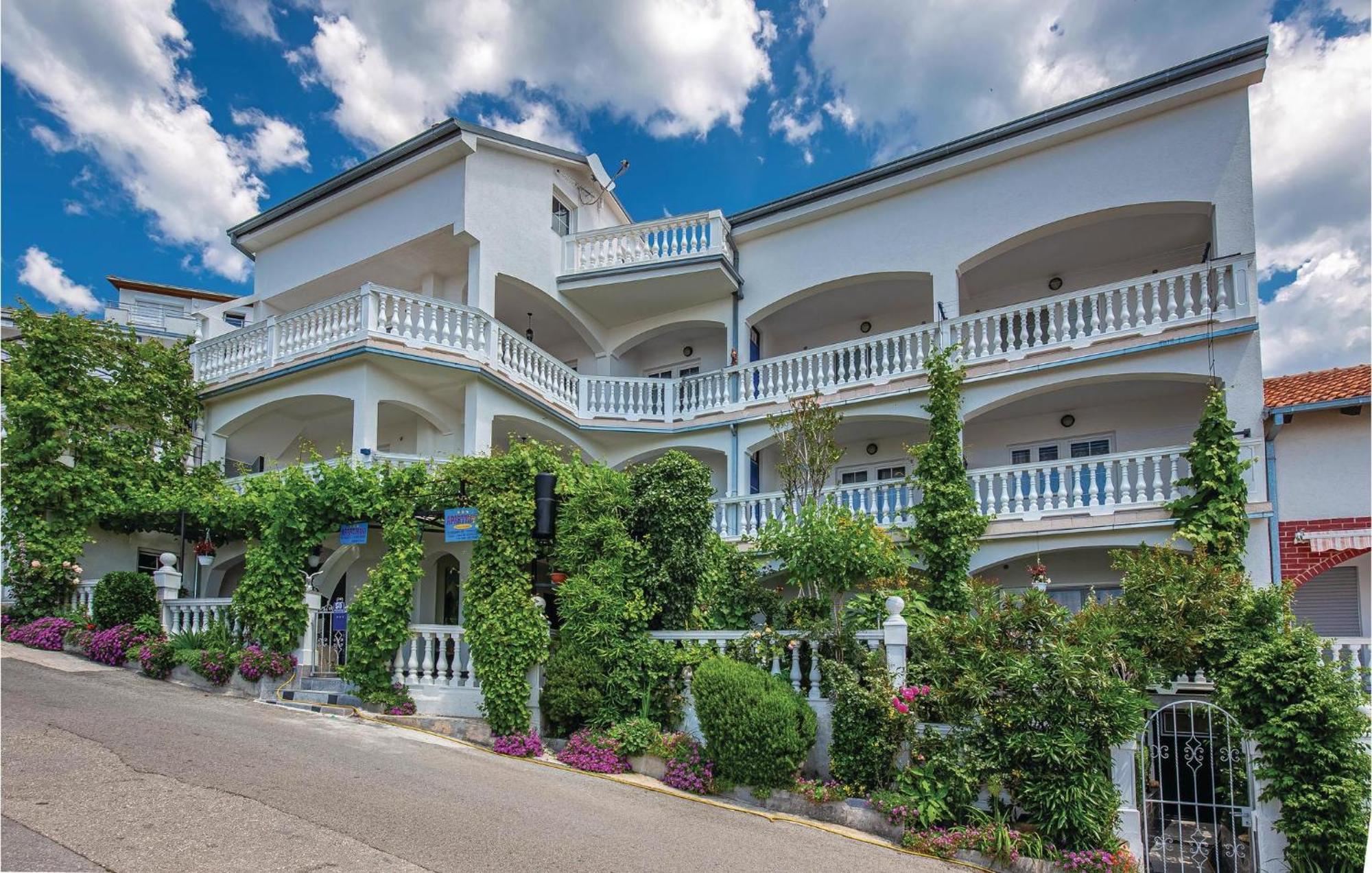 Stunning Apartment In Crikvenica With Wifi المظهر الخارجي الصورة