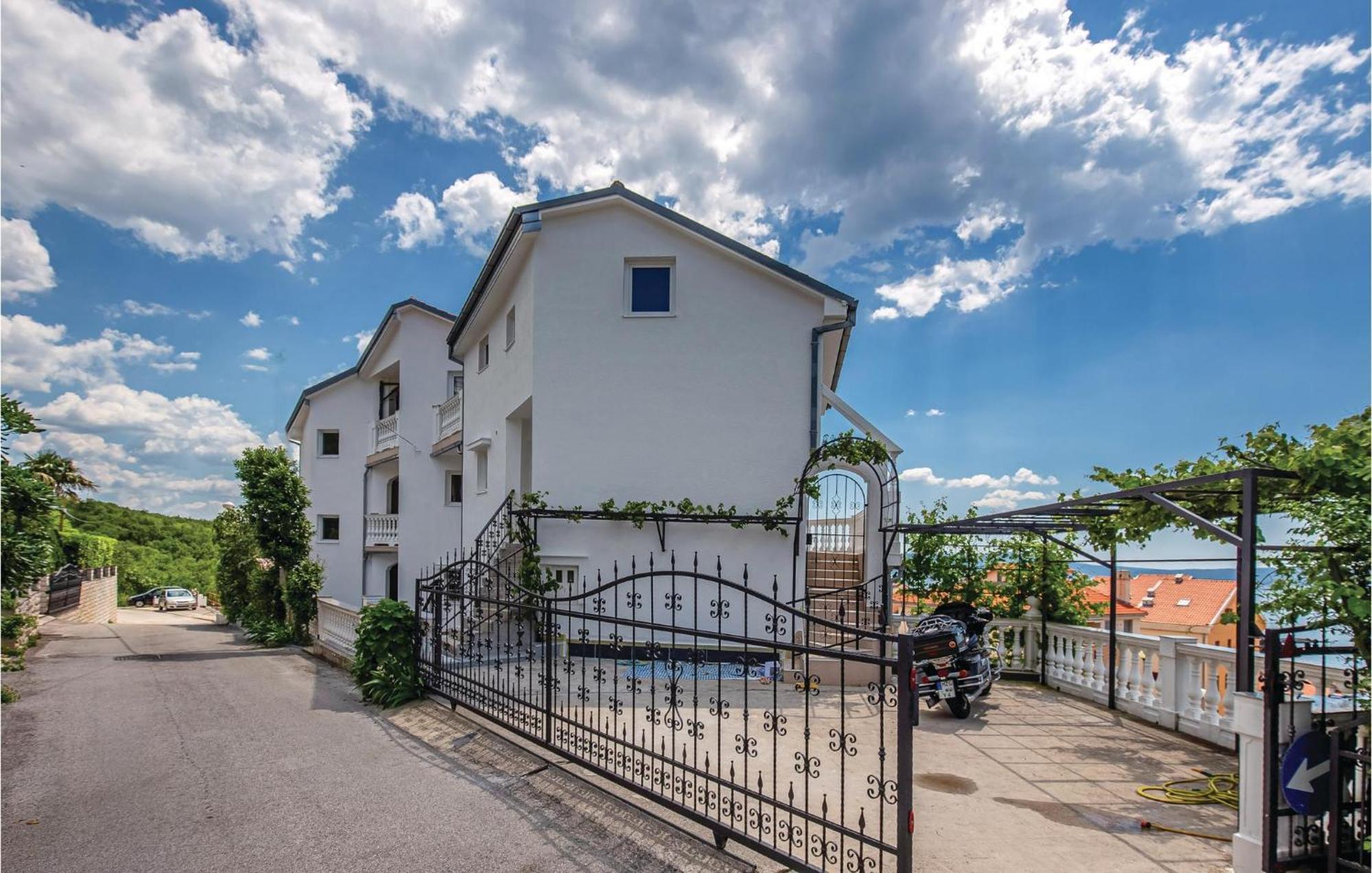 Stunning Apartment In Crikvenica With Wifi المظهر الخارجي الصورة