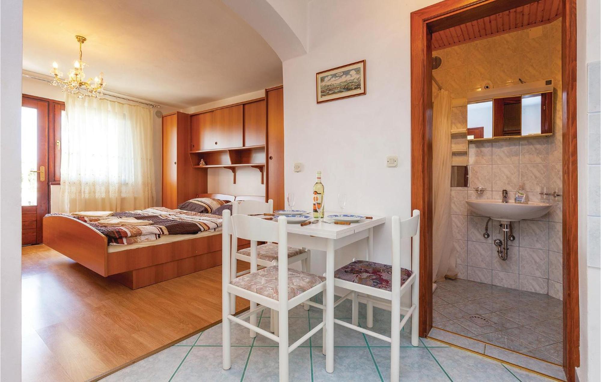 Stunning Apartment In Crikvenica With Wifi المظهر الخارجي الصورة
